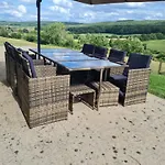 Avec Vue Panoramique, Idéal Pour Un Weekend ! Mont-Saint-Jean (Sarthe)