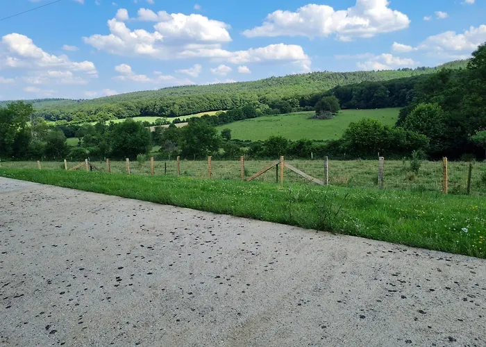 Avec Vue Panoramique, Ideal Pour Un Weekend ! * Mont-Saint-Jean (Sarthe)